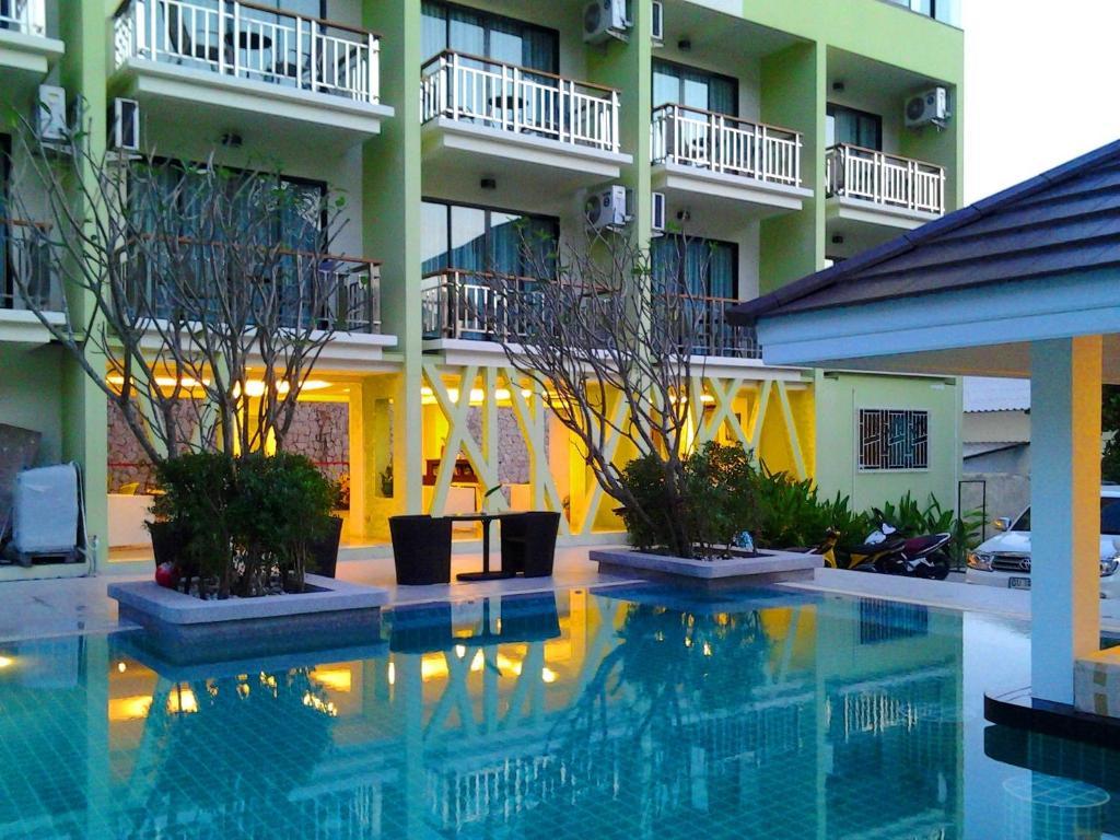 Kalim Beach Place Patong Exteriör bild