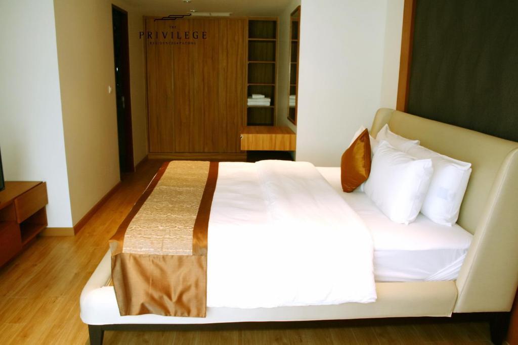 Kalim Beach Place Patong Rum bild