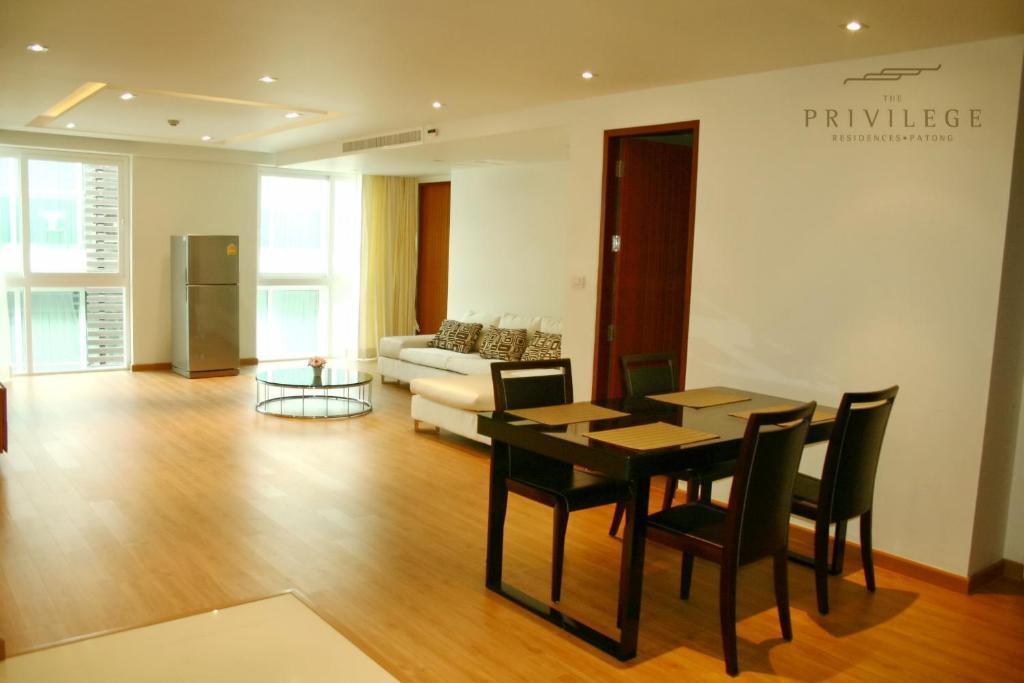 Kalim Beach Place Patong Rum bild