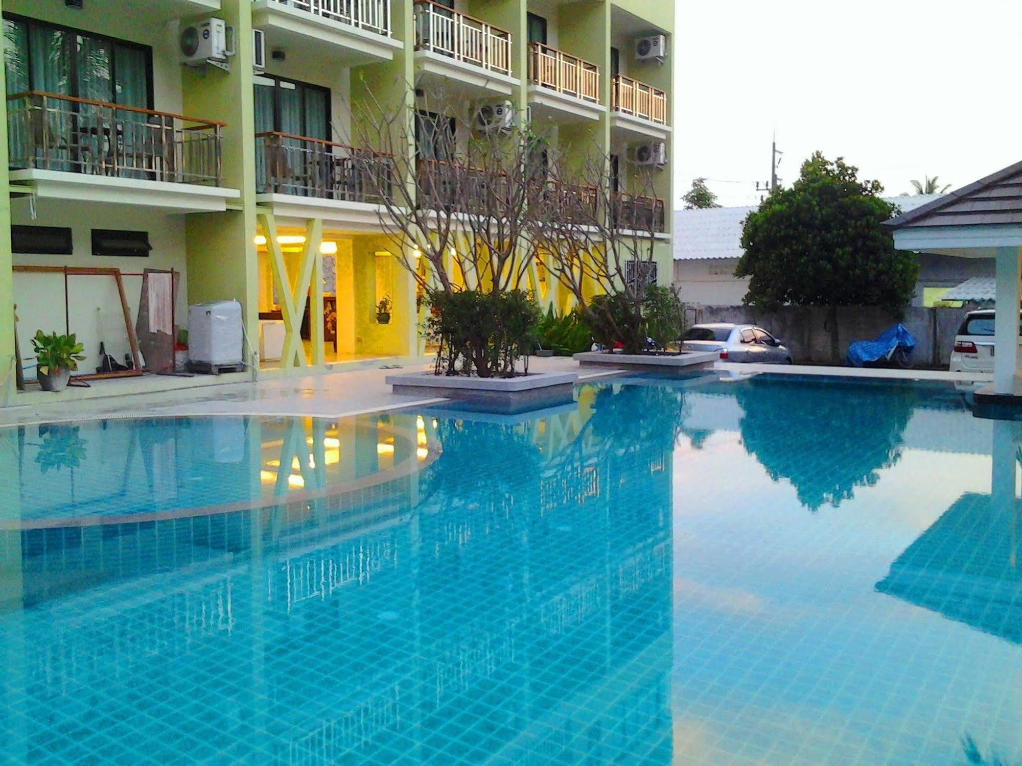 Kalim Beach Place Patong Exteriör bild
