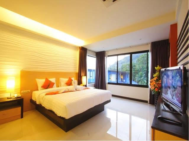 Kalim Beach Place Patong Exteriör bild